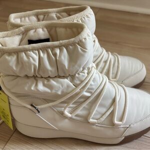 Women's Cream Winter Boots